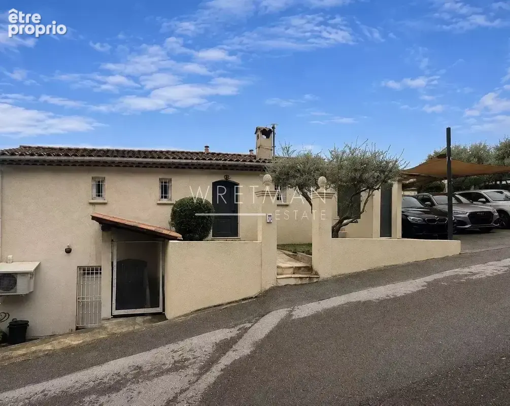 Superbe villa lumineuse vue mer et montagnes avec piscine – Mandelieu-la-Napoule - photo 17