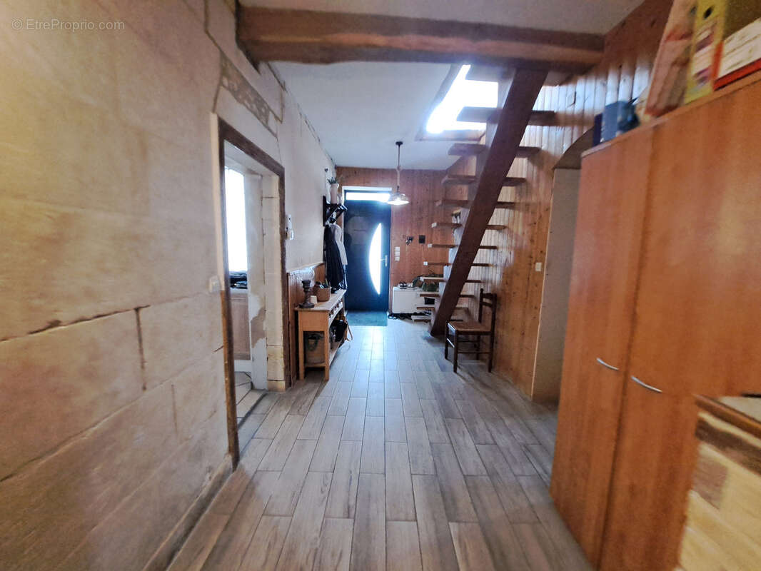 Maison à SAINT-SIGISMOND-DE-CLERMONT