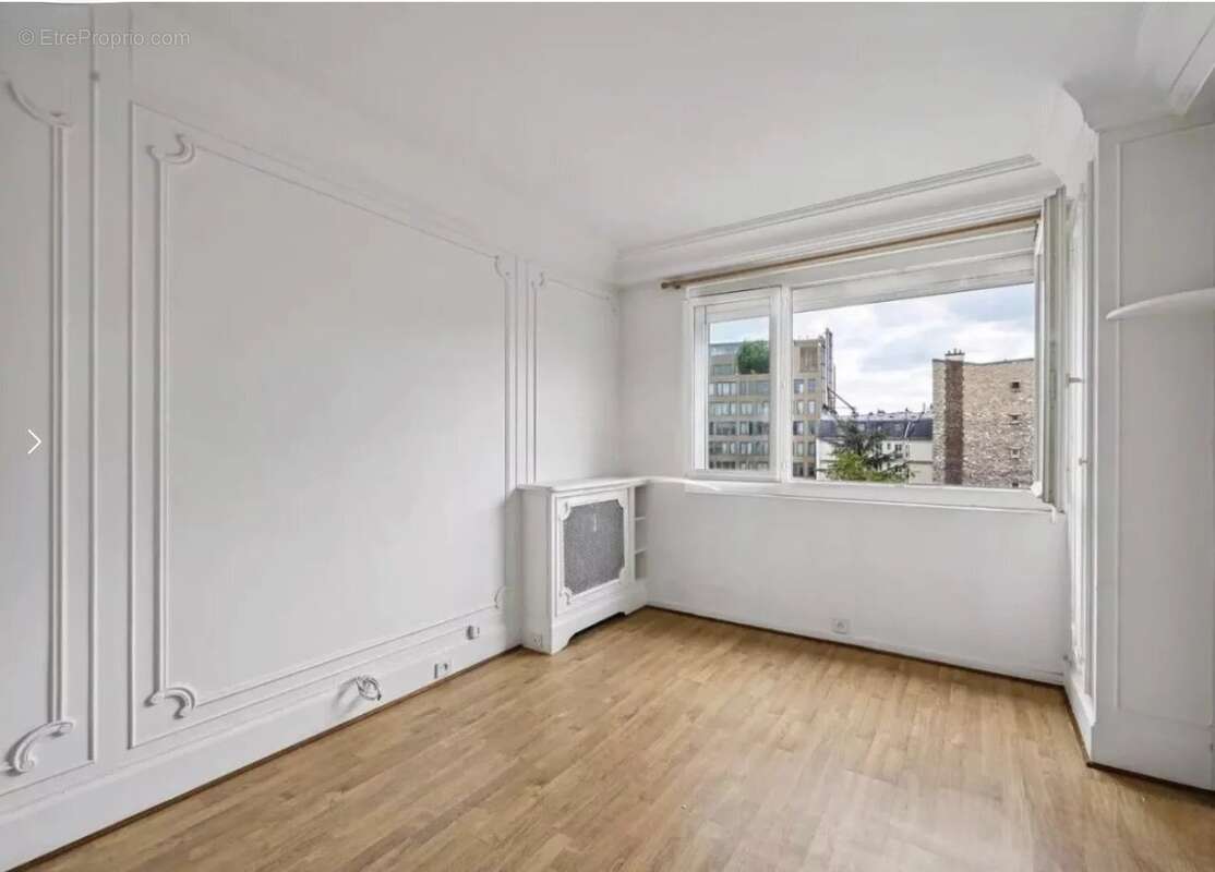 Appartement à NEUILLY-SUR-SEINE