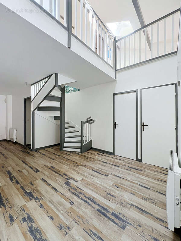 Appartement 140 m² à Reims  - photo 3