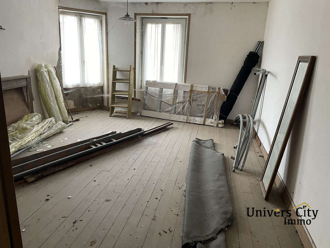 Maison à LA REGRIPPIERE