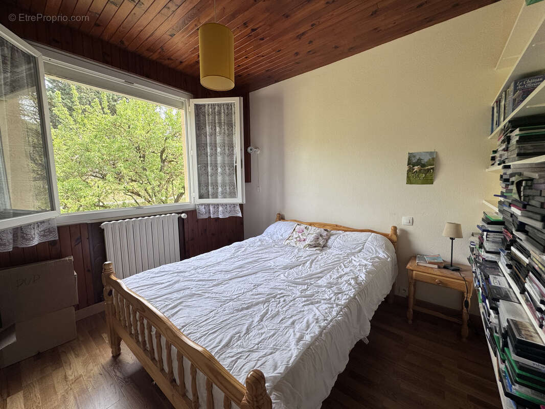 Maison à FRANCILLON-SUR-ROUBION