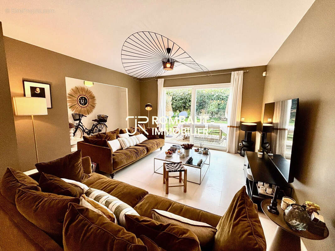 Maison à LA CELLE-SAINT-CLOUD