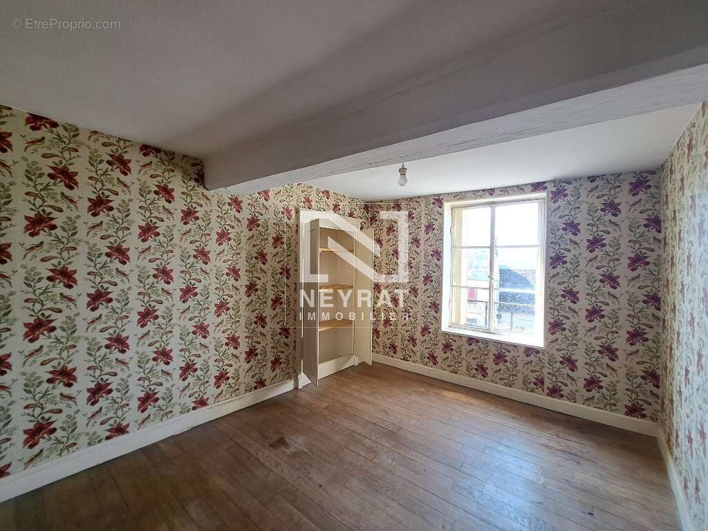 Maison à CUSSY-EN-MORVAN