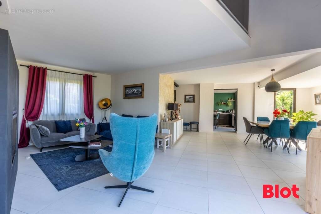 Maison 168 m² à Bain-De-Bretagne  - photo 4