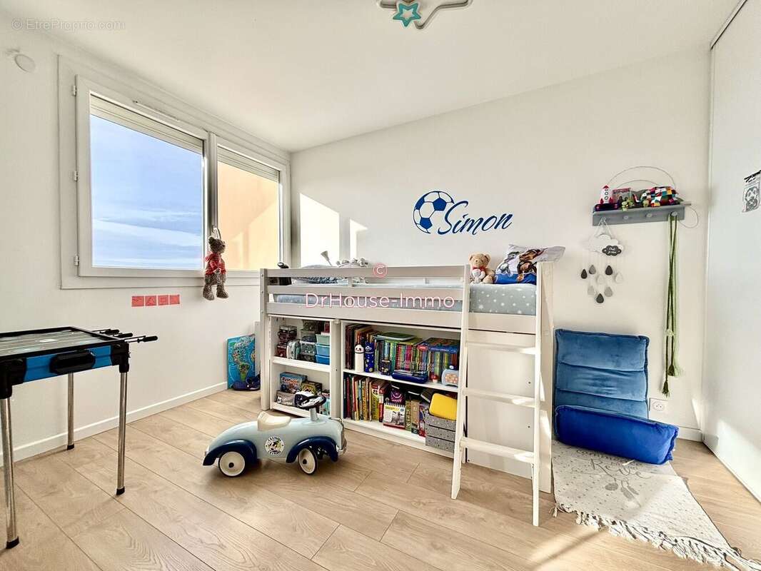 Appartement à LES LILAS