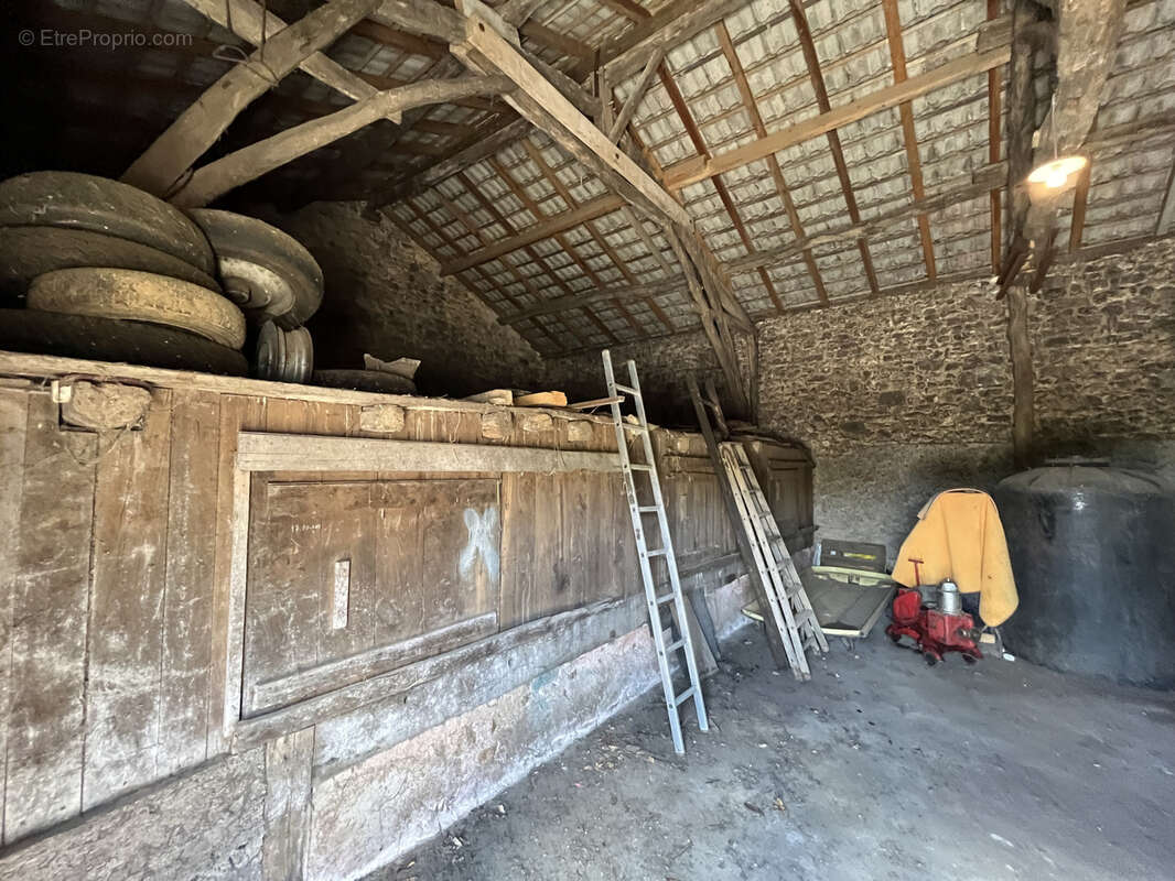 Propriété   Corps de ferme avec dépendances sur 6 180 m2 de terrain - photo 19