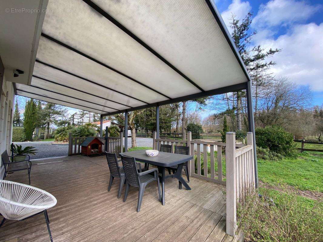 Maison à LES MATHES