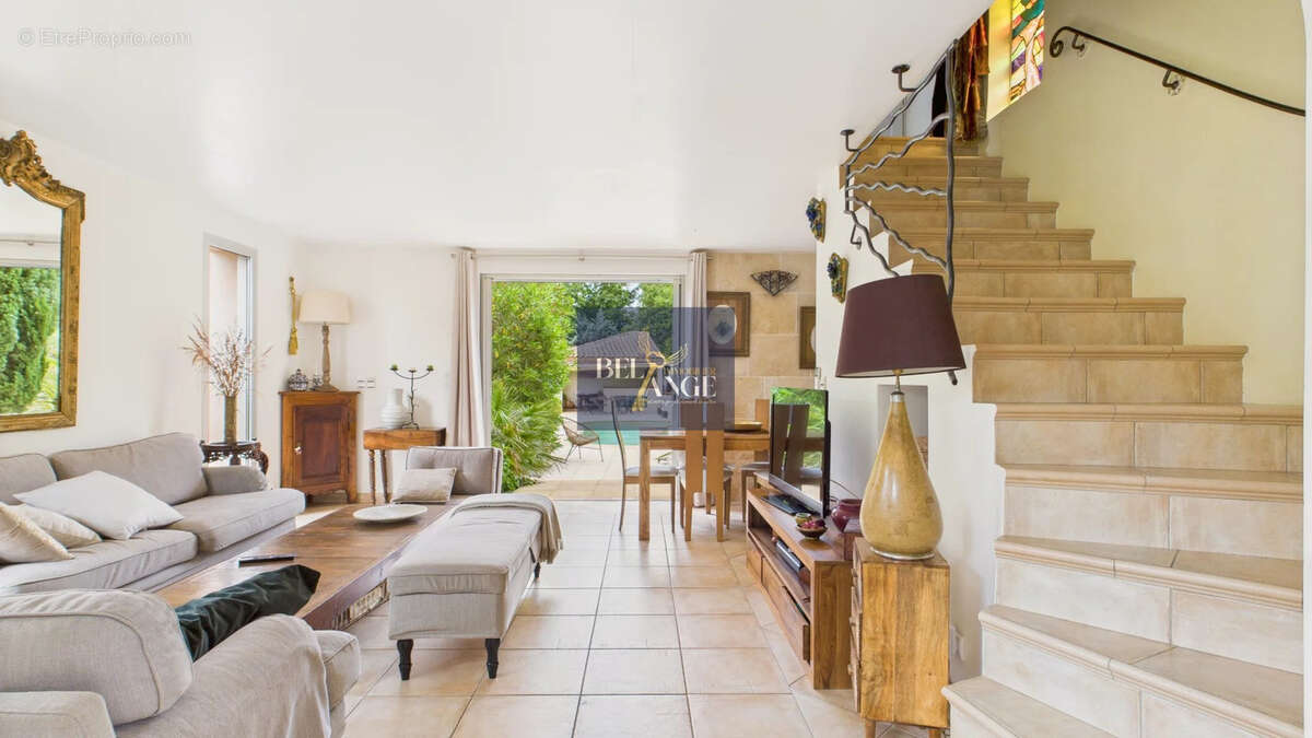 Maison à GROSPIERRES