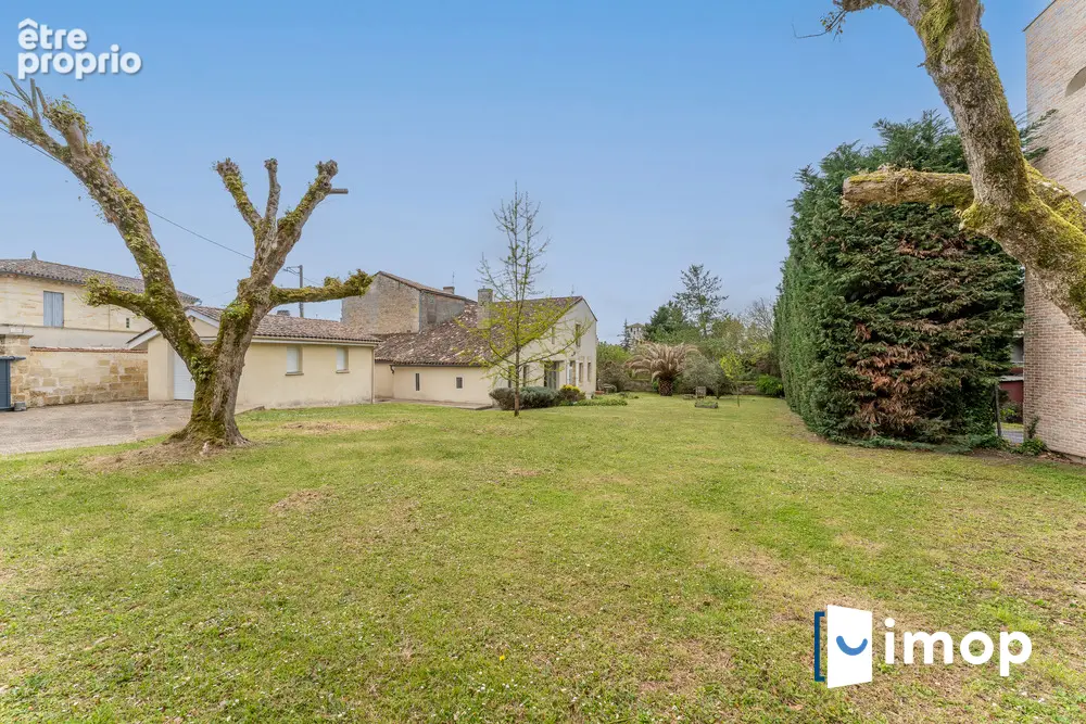 Somptueuse propriété en pierre datant de 1763, surface habitable de près de 400 m2 et jardin 1000m² - photo 6