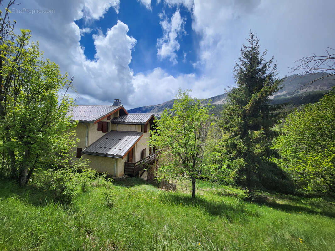 Maison à BEAUVEZER