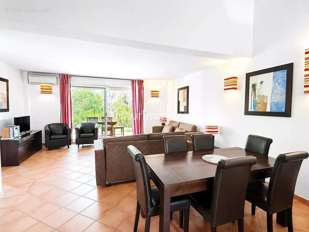 Maison à ROQUEBRUNE-SUR-ARGENS
