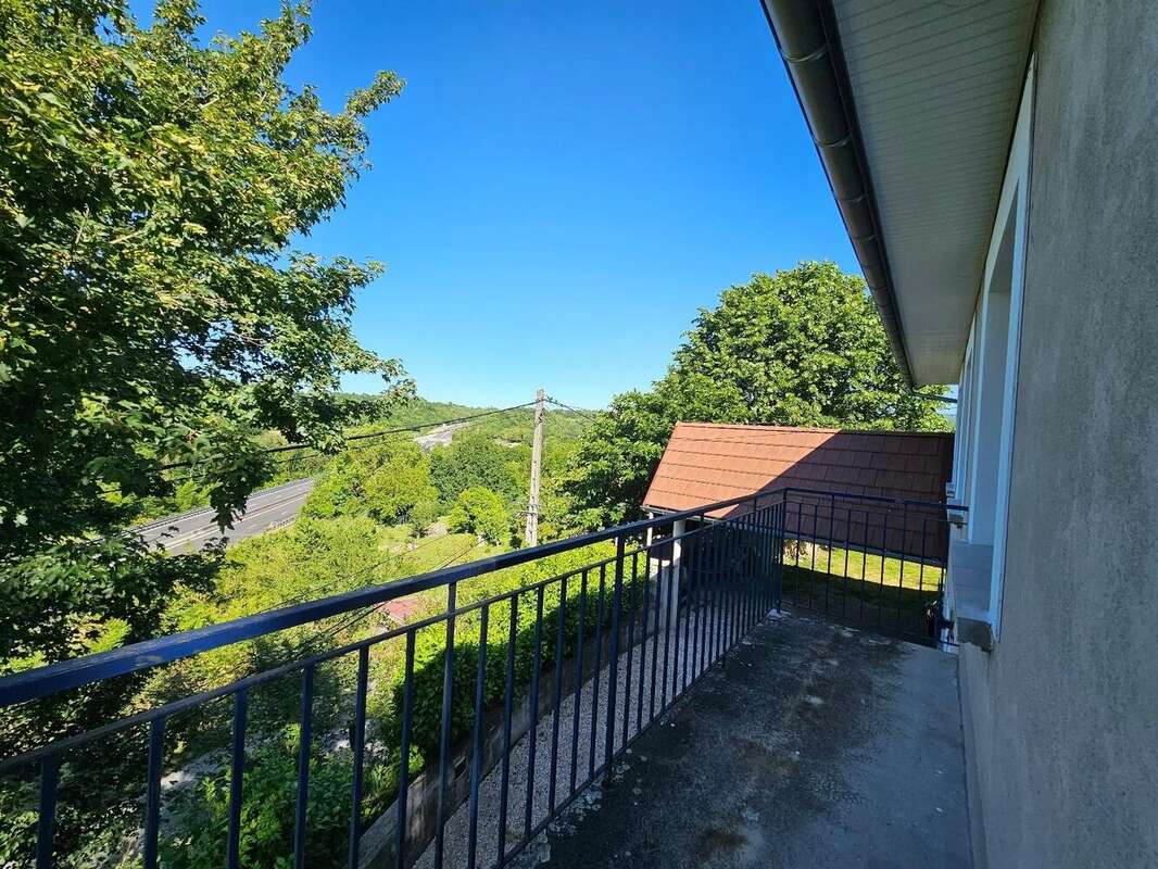 Maison à SAINT-BLAISE-DU-BUIS