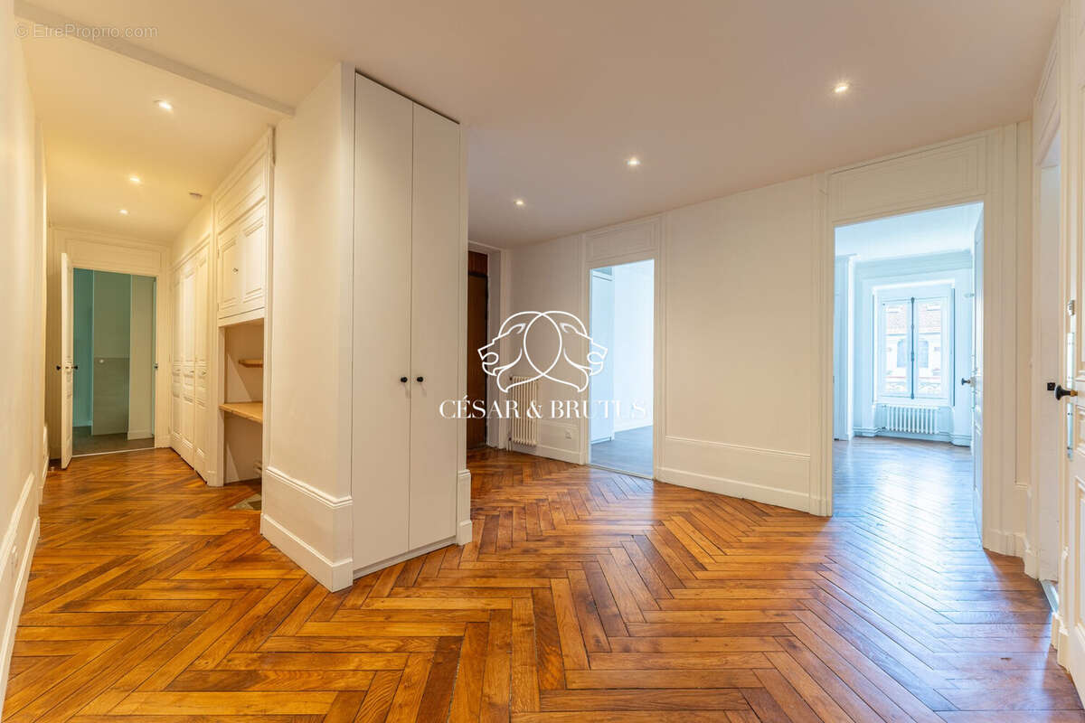 Appartement 150 m² à Lyon-3e  - photo 9