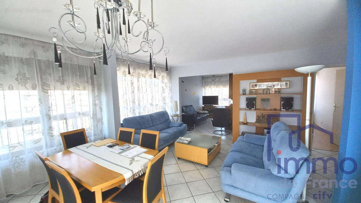 Appartement 131 m² à Saint-Etienne  - photo 2