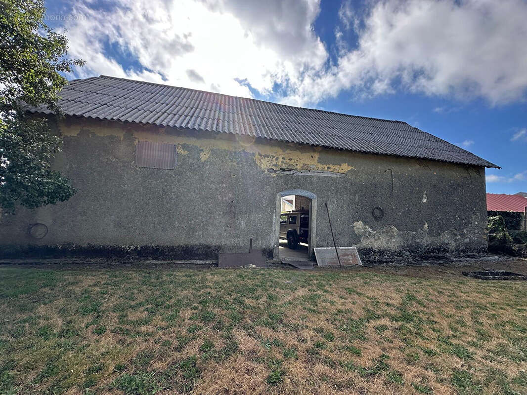 Ancien corps de ferme, dependance, belle parcelle - photo 11