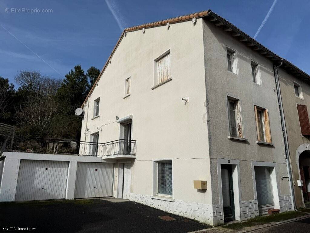 Maison à NANTEUIL-EN-VALLEE