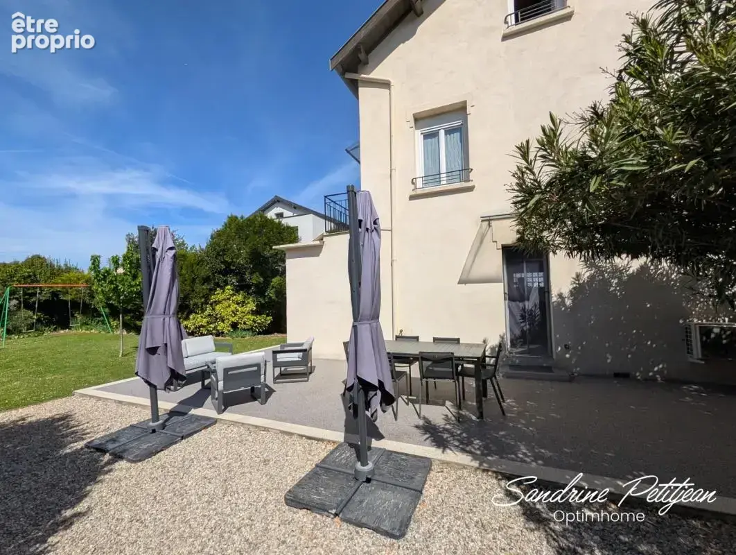 Maison à vendre 94 m² - 5 pièces - parcelle 469 m² - Vaulx en Velin Secteur Rize - photo 2