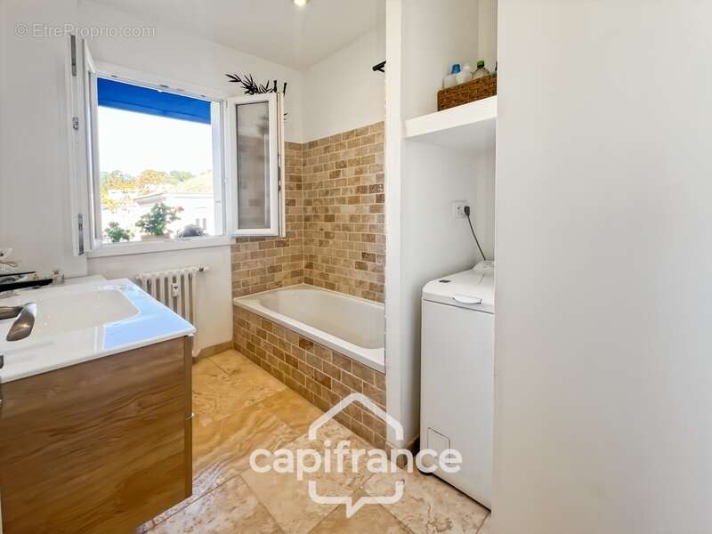 Appartement à HYERES