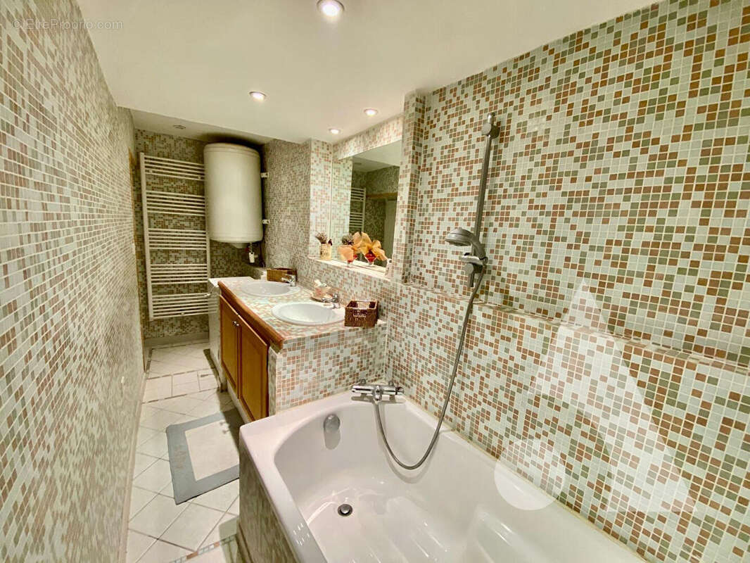 Appartement à LORGUES