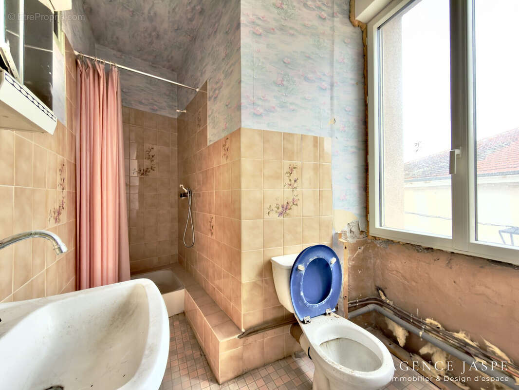 Appartement à SURY-LE-COMTAL