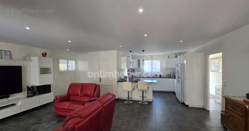 Maison plain pied de 110 m² avec piscine, garage et dépendances CESTAS (33) - photo 4