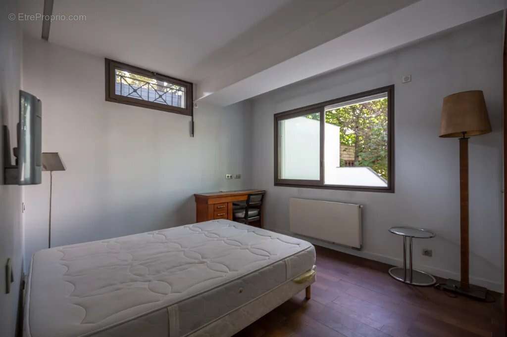 Appartement à CHARENTON-LE-PONT