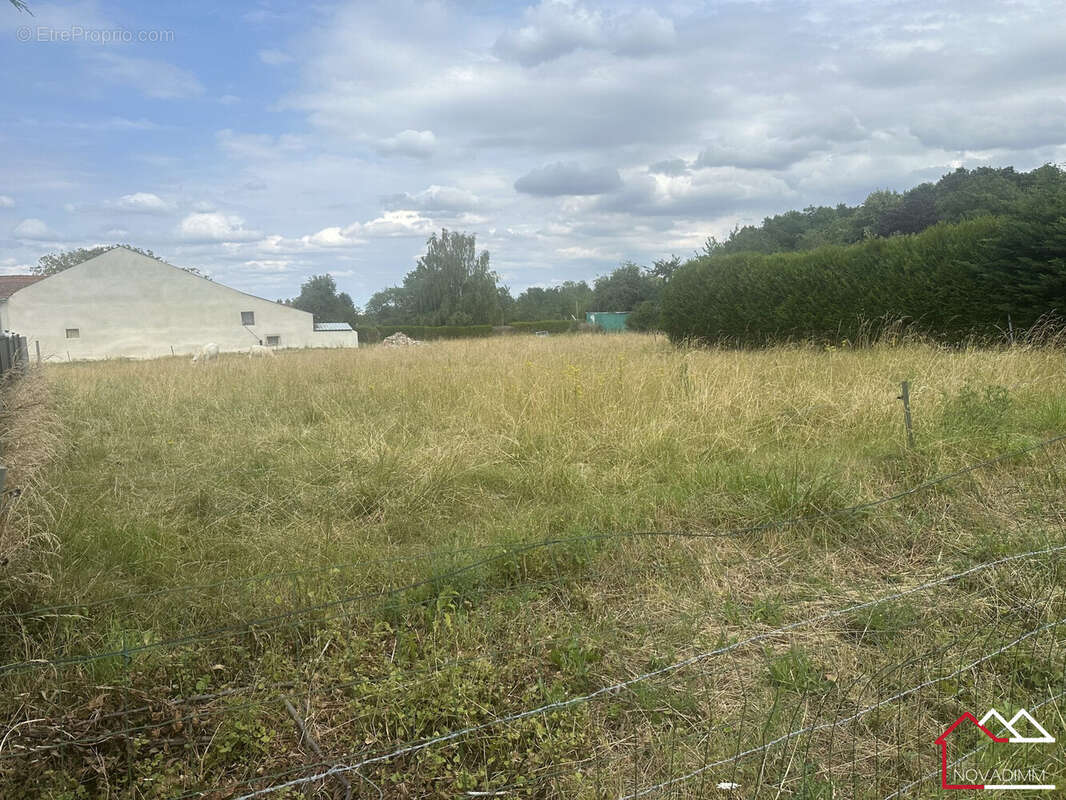 Terrain 860 m² à Silly-Sur-Nied  - photo 4