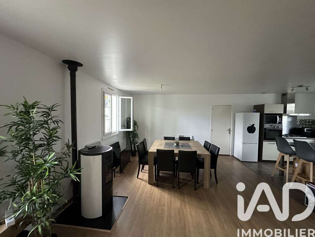 Photo 3 - Maison à LANDIVISIAU