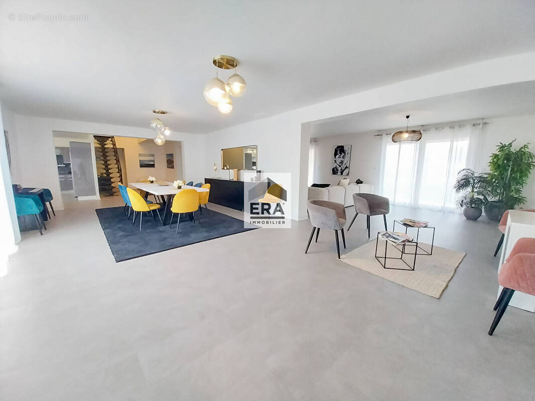 Autre à LA CHAPELLE-VENDOMOISE