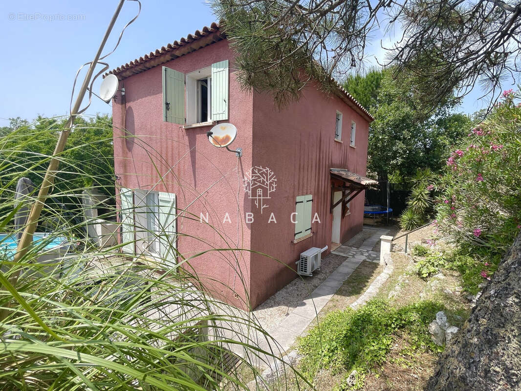 Maison à MONTAUROUX