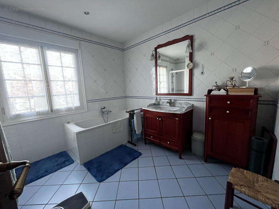 Maison à COURCELLES-LES-GISORS