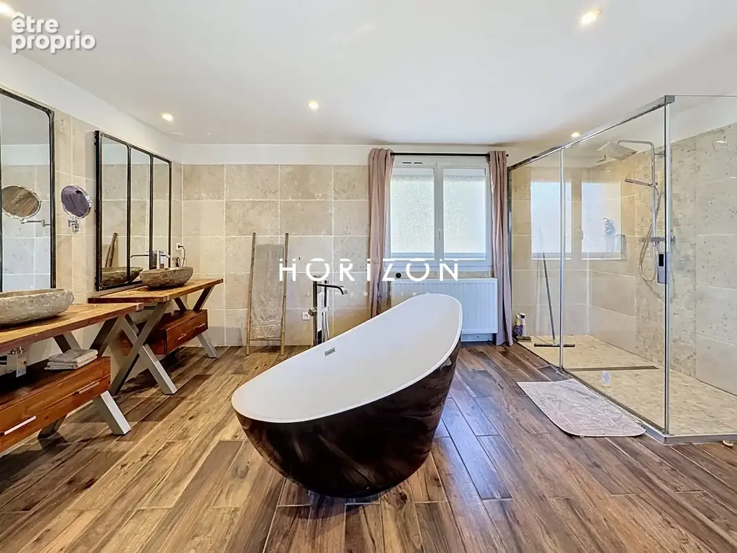 Maison 9 pièces 268 m² à vendre à Cruzilles-Les-Mepillat (01290) - photo 8