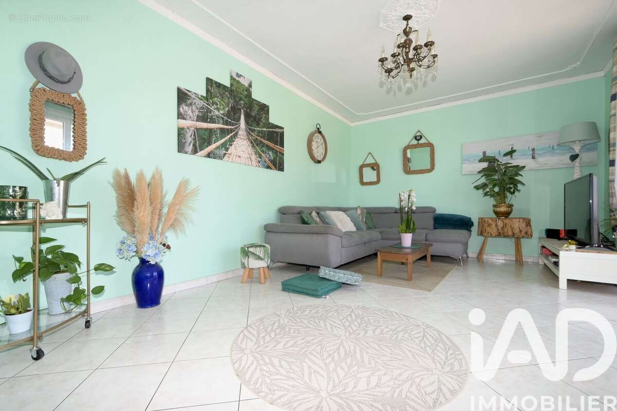 Photo 5 - Maison à PUSIGNAN