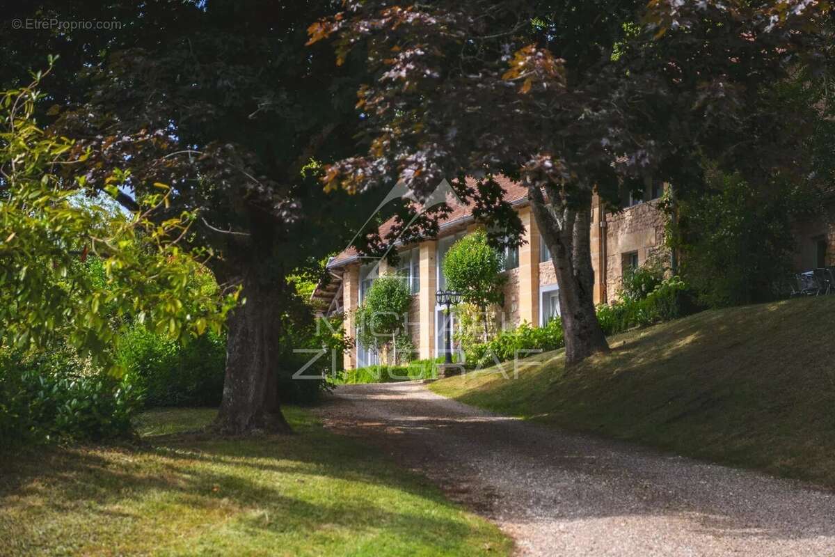Maison à MAUZENS-ET-MIREMONT