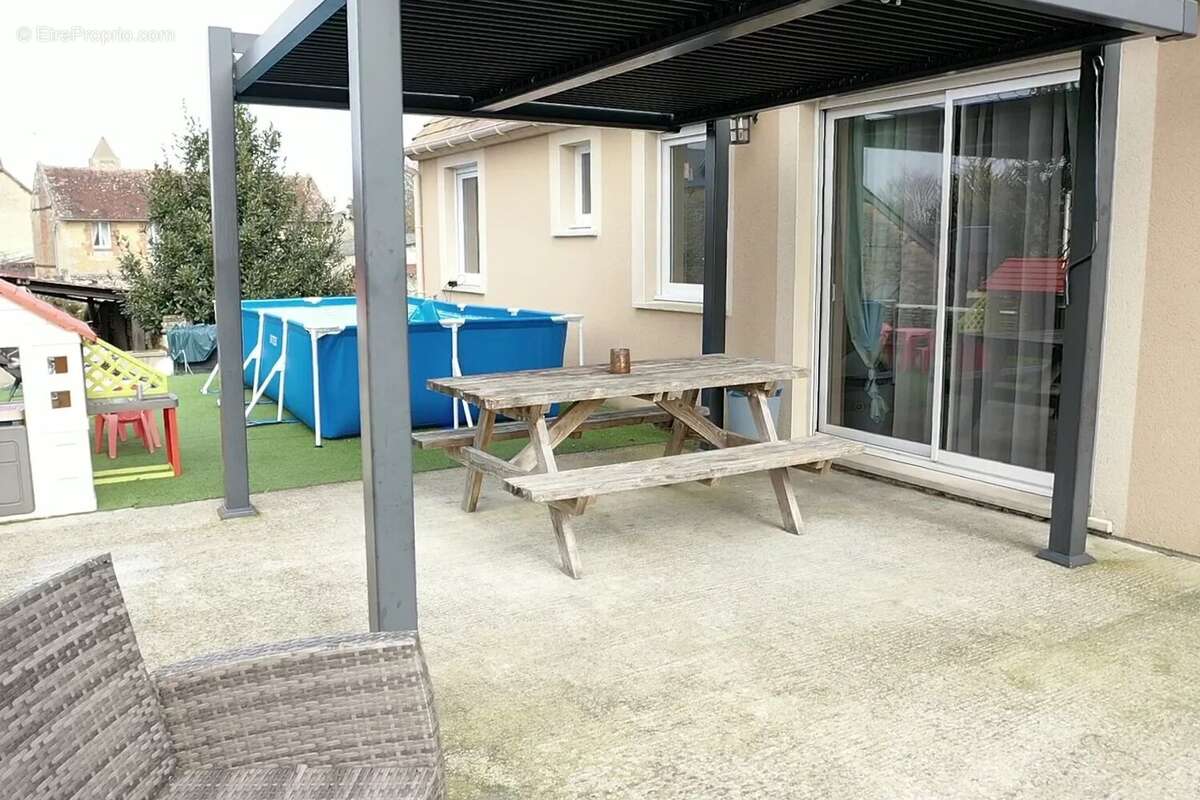 Maison à SAINT-PIERRE-SUR-DIVES