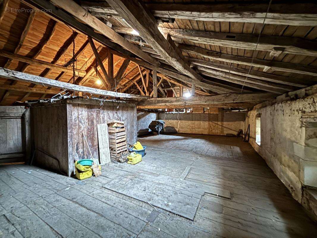 Maison à VIEUX-RUFFEC
