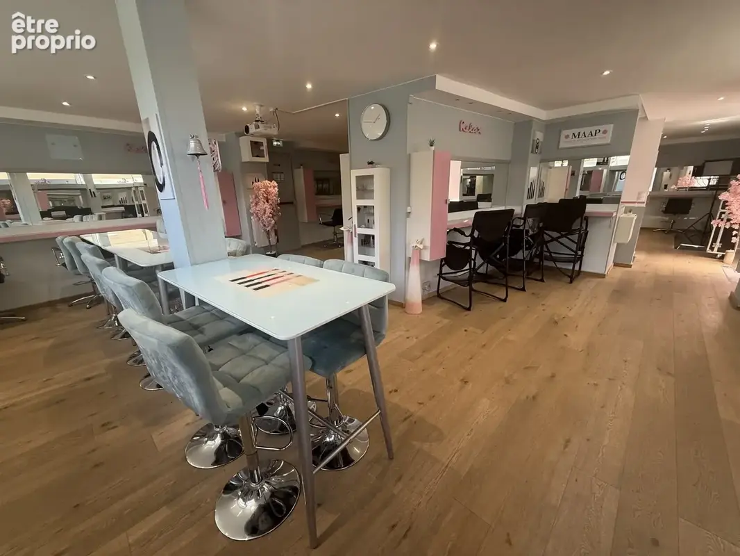 Commerce 140 m² à vendre à Paris-15e (75015) - photo 6