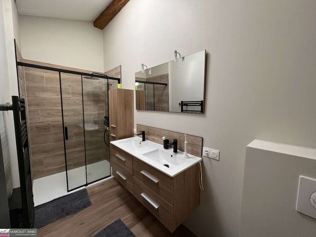 Appartement à LESPIGNAN