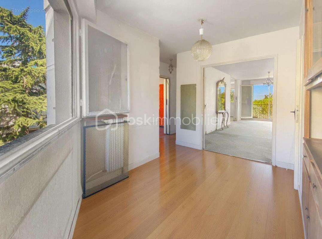 Appartement à VILLE-D&#039;AVRAY