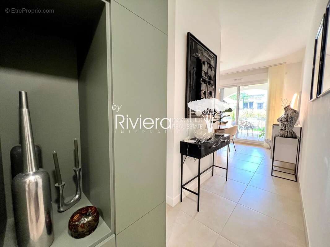 T2/3 en rdj avec piscine et double parking s/sol ! - photo 10