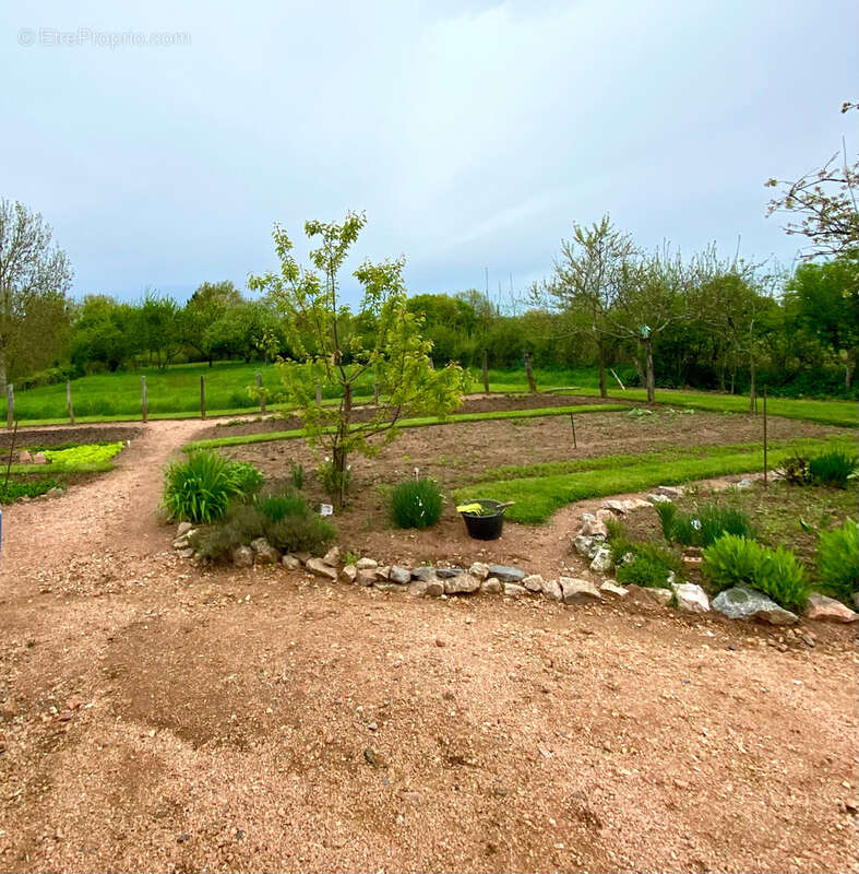 Maison à SAINT-CHRISTOPHE