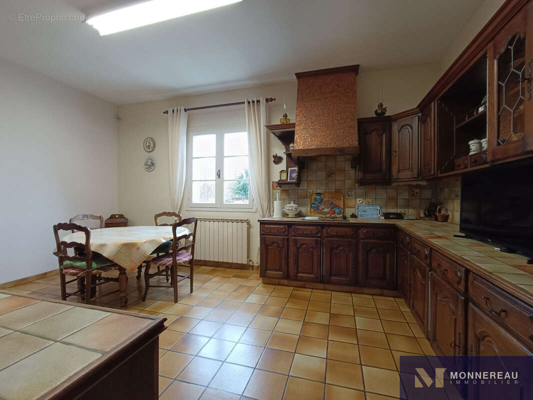 Maison à ROULLET-SAINT-ESTEPHE