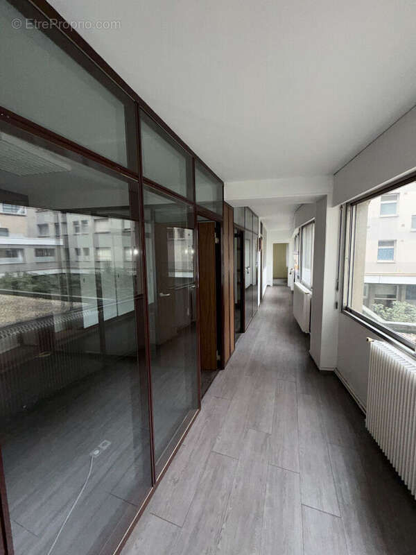 A VENDRE - LIMOGES Hyper centre-ville - Plateau de bureaux - photo 2