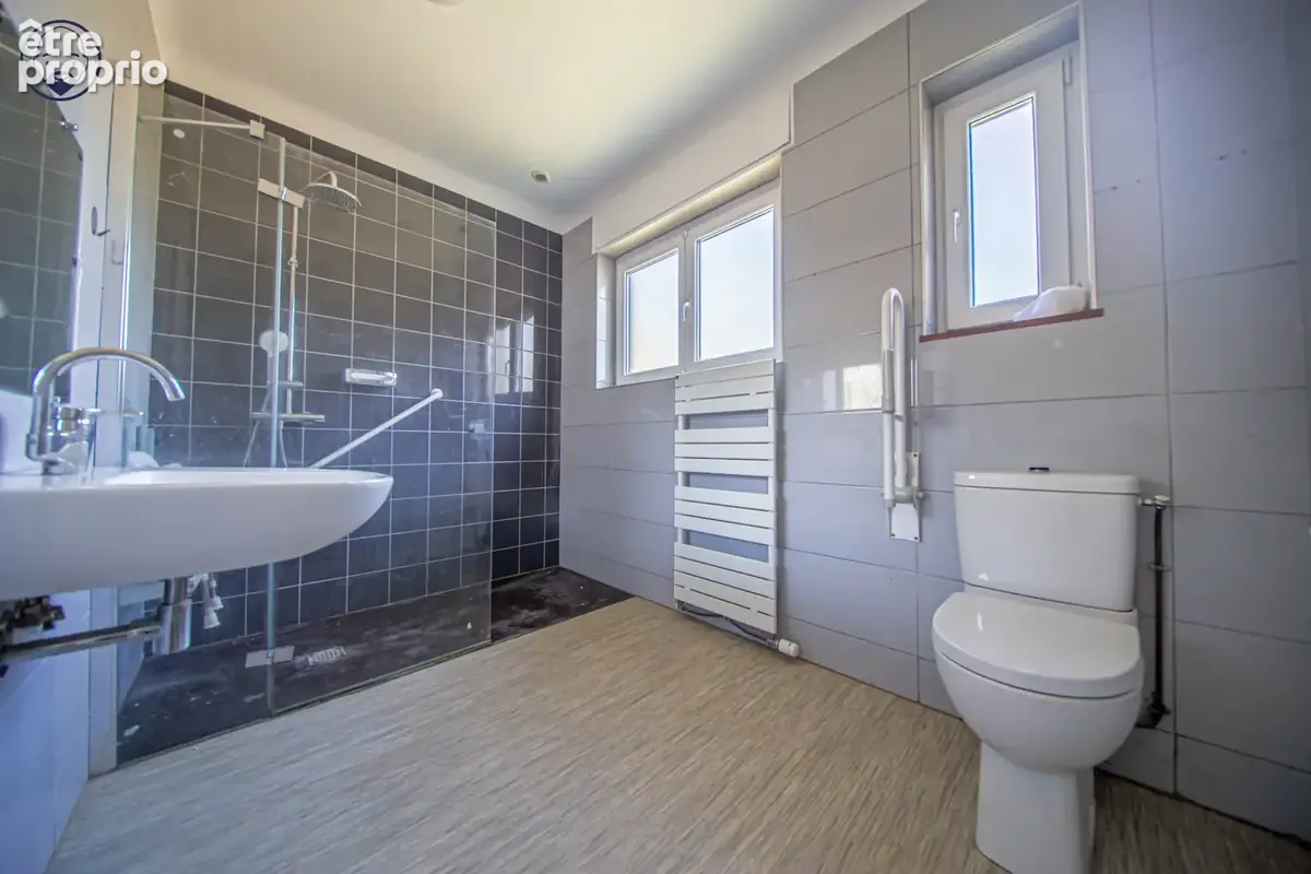 Pavillon individuel avec charme et beaux volumes sur 2 131 m2 de terrain - photo 13