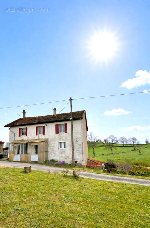 Maison à SAINT-PIERRE-LAVAL