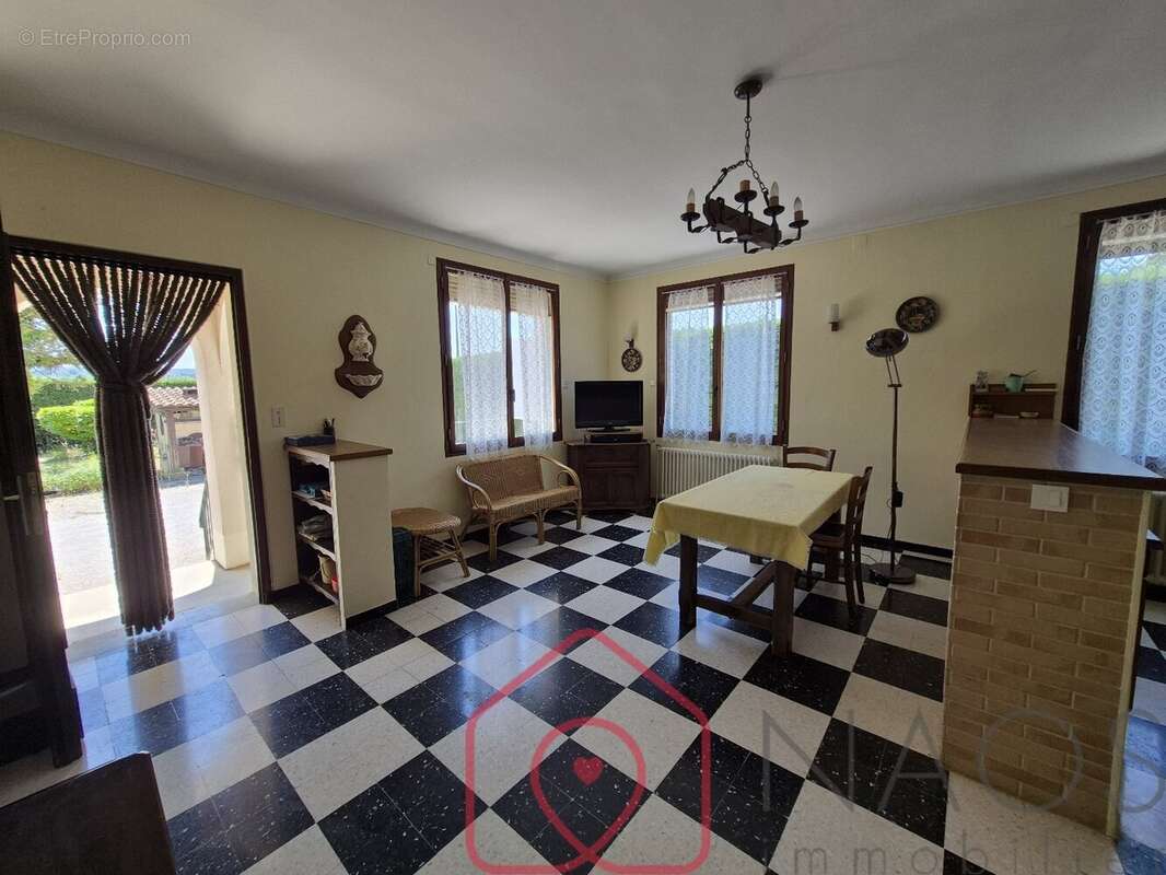 Maison à VINON-SUR-VERDON