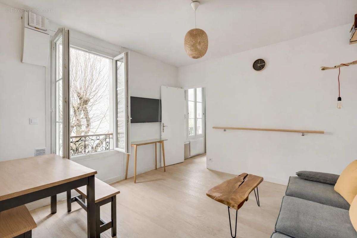 Appartement à LA GARENNE-COLOMBES