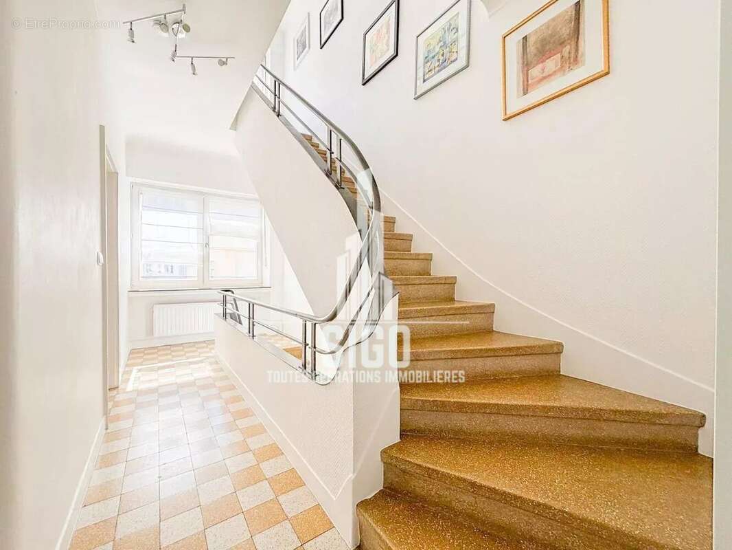 Maison à BELLEGARDE