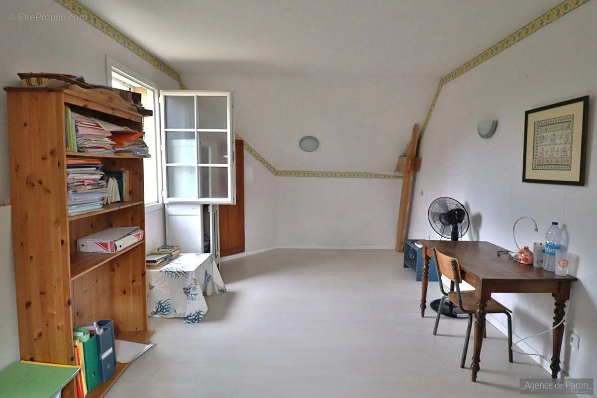 Maison à VERRIERES-LE-BUISSON